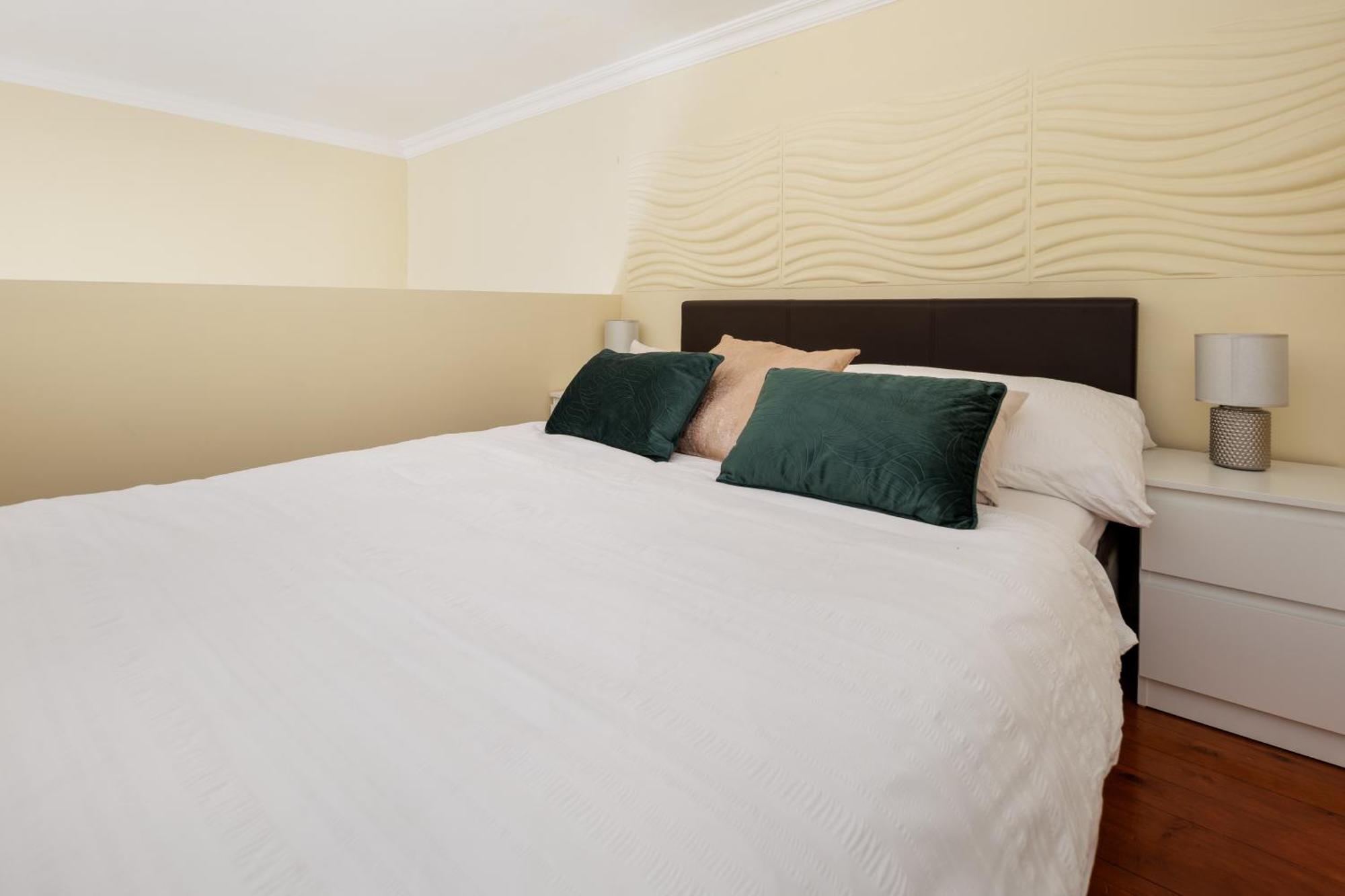 Simply The Location Apartment *